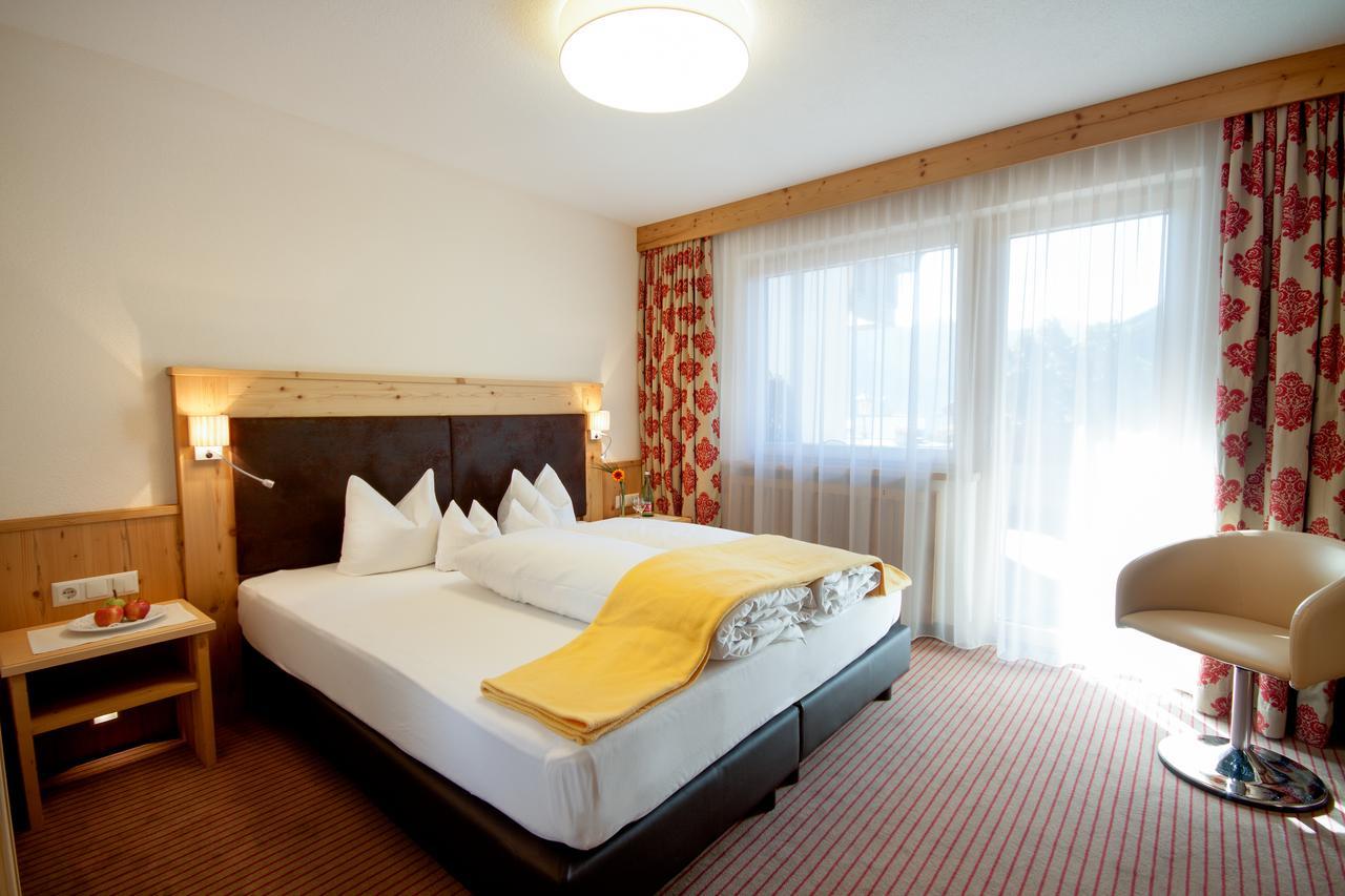 Hotel Bergblick 4 Sterne Superior Fiss Exterior foto